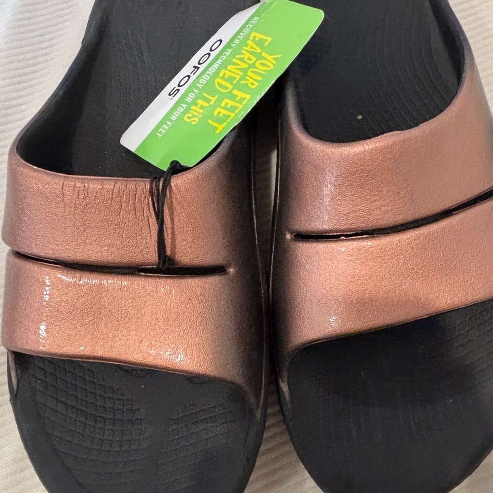 OOFOS Women's Sandals - Metallic Copper and Black